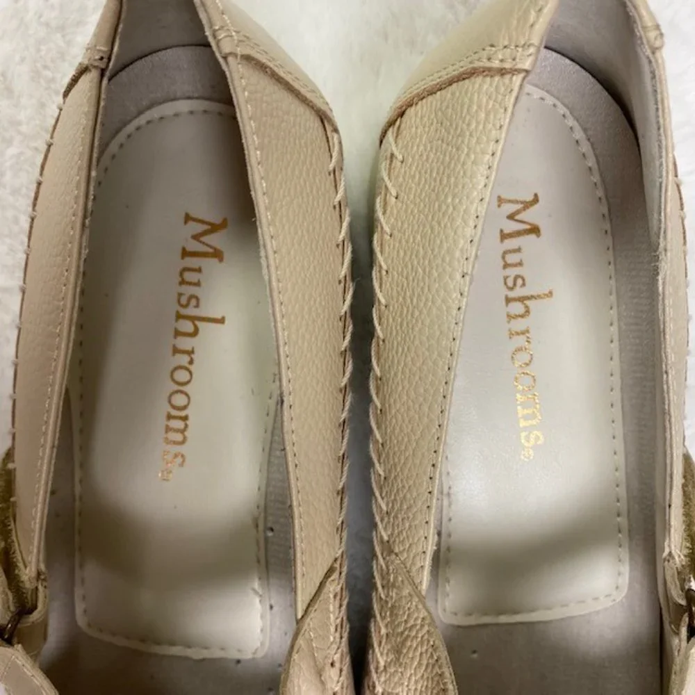 LIKE NEW Mushrooms Leather Woven Loafers Mary Janes Slip on, size 9‎